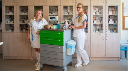 Medical cart donated to University Hospital in Olomouc